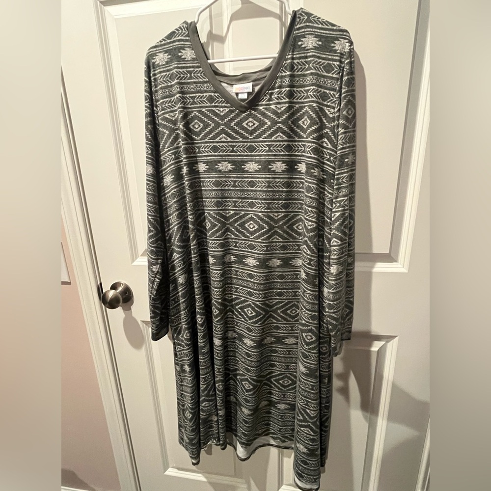 LuLaRoe Emily Dress with Pockets Size 2XL